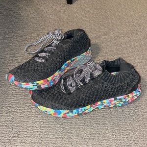 black wild knit runner